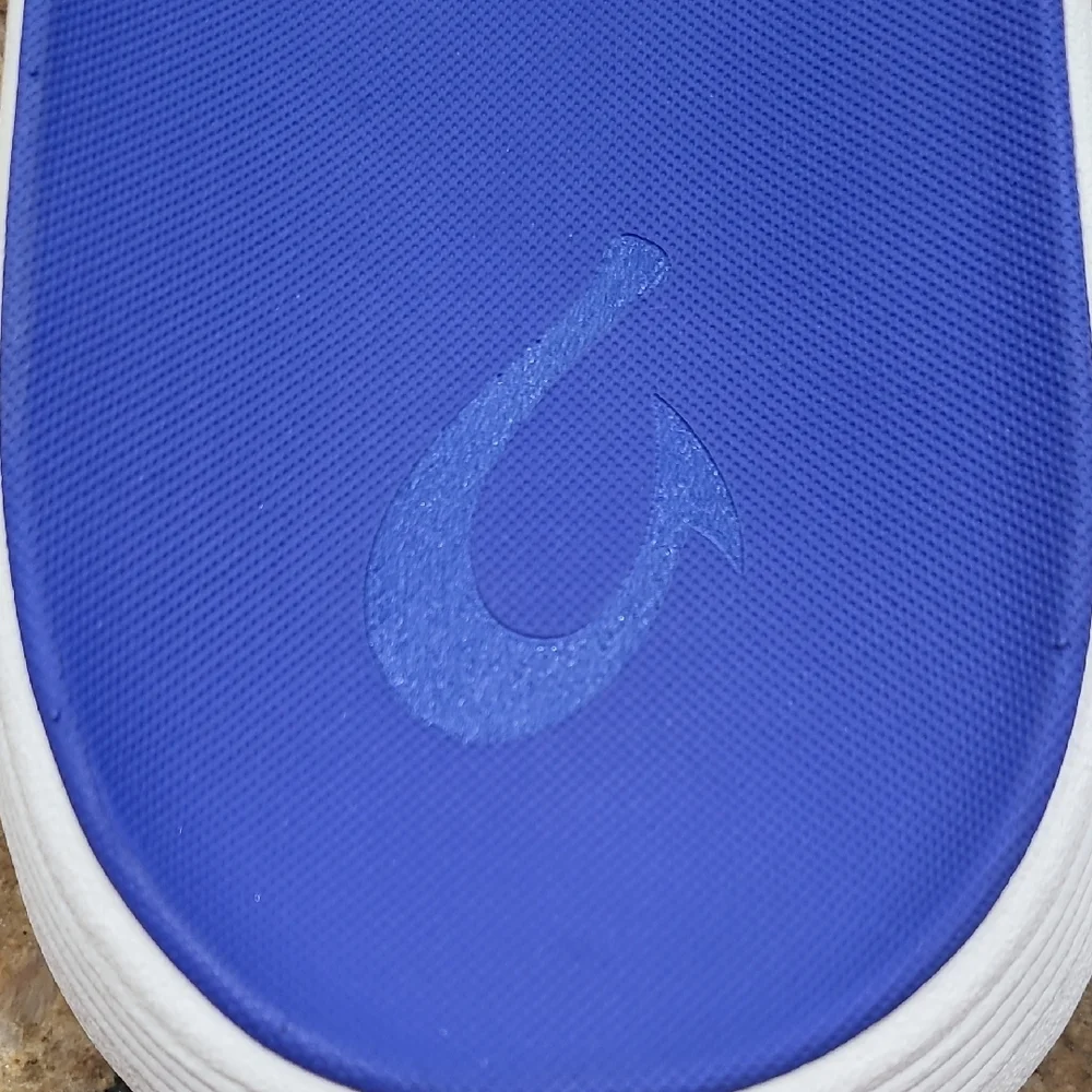 OluKai Blue Komo Slide Sunset Blue Sandals with White Accents NWT Size 14